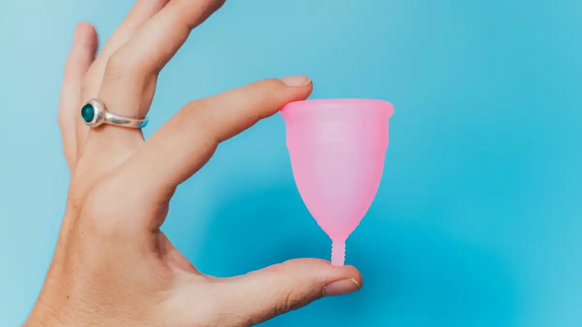Coletor menstrual: o que é, como usar e quais as vantagens?