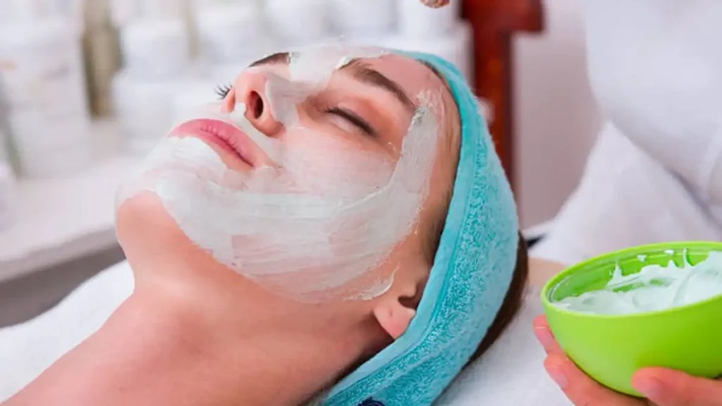 Detox facial, o que é e quais os benefícios para a pele do rosto?