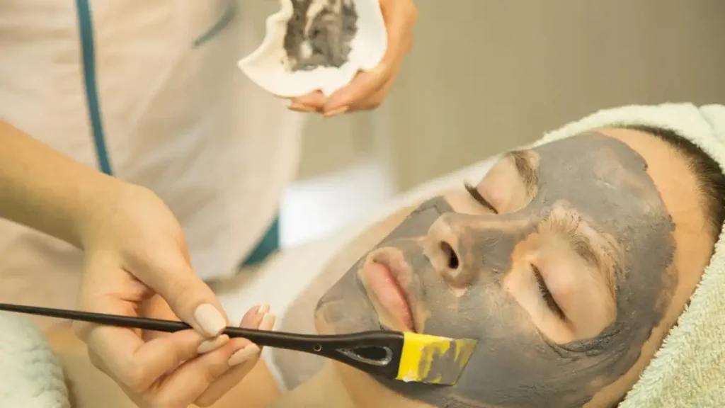 Detox facial, o que é e quais os benefícios para a pele do rosto?