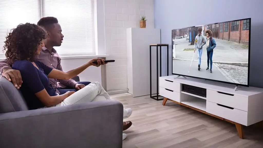 Como determinar a distância da TV para o sofá do jeito certo?